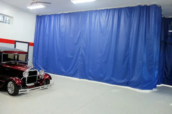 Insulated garage door curtain